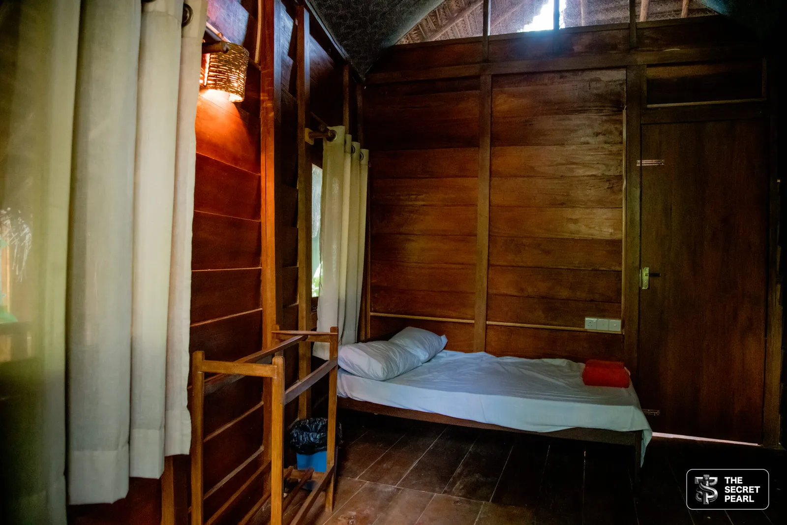 Private room interior thumbnail